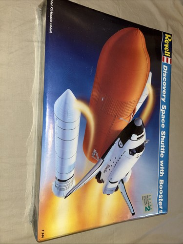 Revell space shuttle - revell,