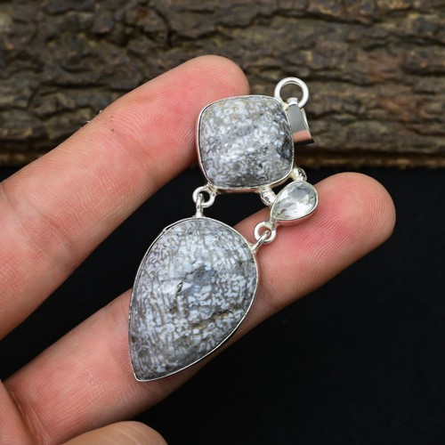 Ciondolo fossil coral - coral, bianco