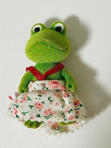Sylvanian families frog girl - sylvanian,