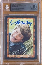 SEAN ASTIN FIRMATO con "MIKEY"