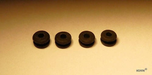 Bedplate grommets black rubber - bedplate,