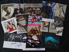 AUTOGRAFI BEL LOTTO DI 15: CICLISMO-ATTORI-ATLETICA-CANTANTI.  TUTTI ORIGINALI.