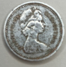 DECUS ET TUTAMEN One Pound Coin 1983 Elizabeth 2 