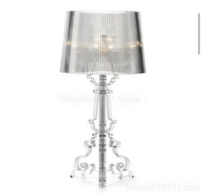 Lampada da tavolo in acrilico