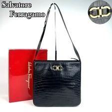 Borsa a tracolla Ferragamo doppia Gancini in pelle di coccodrillo nera...
