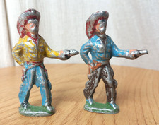 Due COWBOY con pistola