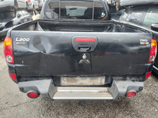 Rivestimento post. ribaltabile  MITSUBISHI L200 2.5 DI-D (100Kw) Double Cab