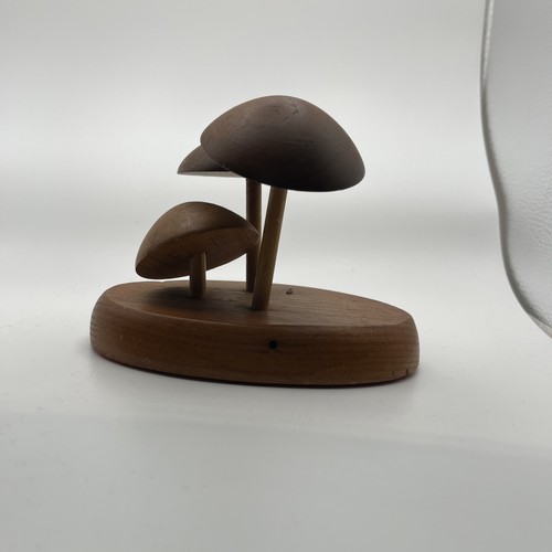 Funghi legno intagliato a - funghi,