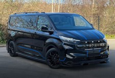 Ford Transit Custom 2024+ con illuminazione a LED Griglia anteriore nera opaca