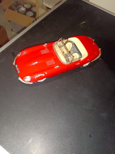Modellino bburago jaguar - modellino, "e"