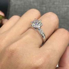 Anello di fidanzamento stile