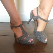 Sandalo In Camoscio Grigio Con Pietre Brillanti