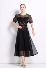 Abito elegante nero con - con, ricami