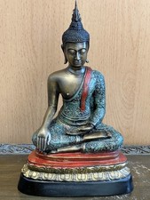 Bellissima statua di Buddha in
