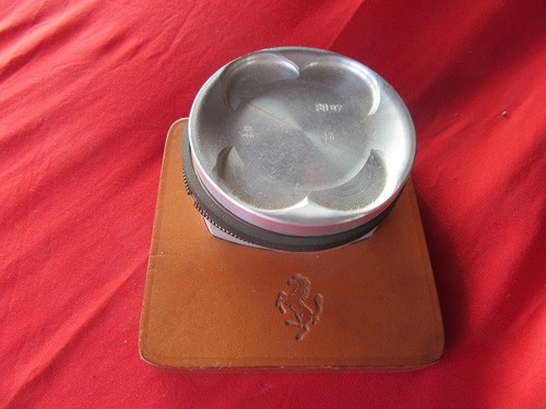 Originale ferrari pistone - originale, su
