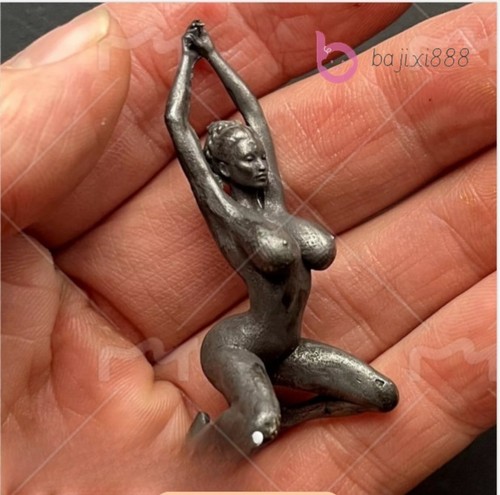 Statua ragazza yoga