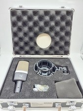 AKG C214 Microfono a