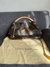 Louis Vuitton Artsy MM