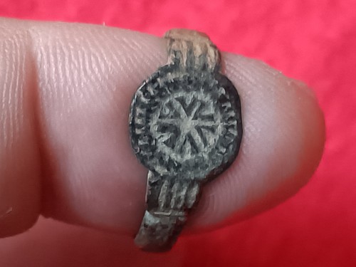 Autentico anello medievale con