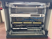 rack bticino 9 posti completo di switch 16 porte unifi 150WUS-16-150W