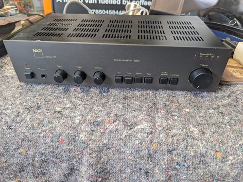 Amplificatore stereo integrato