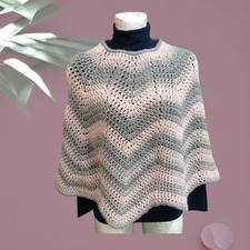 PONCHO DONNA IN LANA LAVORATO ALL'UNCINETTO HANDMADE IDEA REGALO ARTIGIANALE