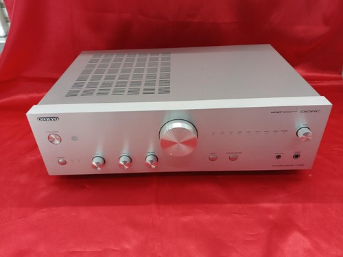Amplificatore stereo integrato
