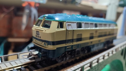 Locomotiva diesel 218 - locomotiva,