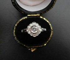 Anello di fidanzamento stile