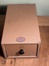 piccola scatola portadocumenti