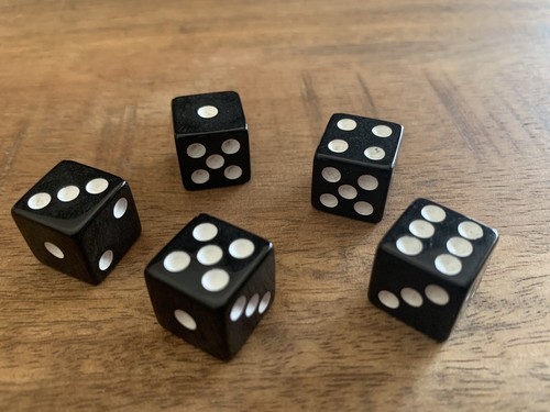 Dadi gioco neri e - dadi,