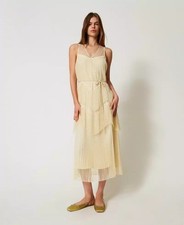 Abito lungo in tulle con balze