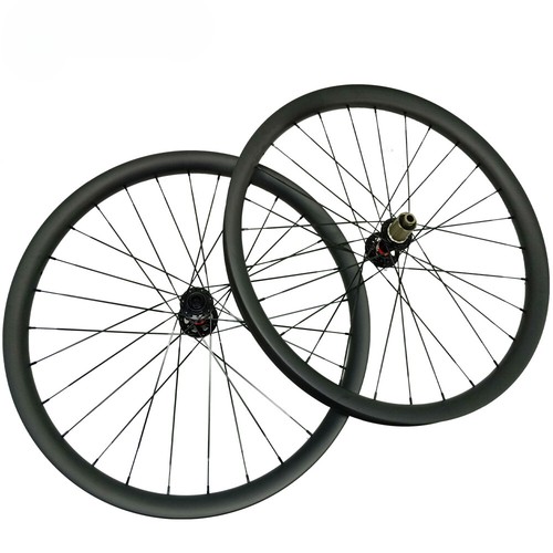 Set ruote carbonio 700c strada