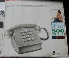 Coppia telefoni a filo bianchi