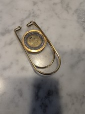 Ferma Banconote Con Moneta Da