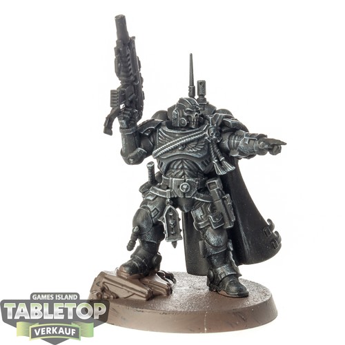 Space marines capitano in - -,