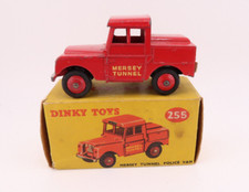 DINKY TOYS 255 * LAND ROVER