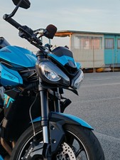 Cupolino copri strumentazione Triumph Street 765 R in FIBRA DI CARBONIO