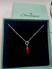 Collana con ciondolo in