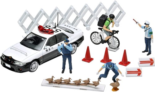 Diorama tomica nissan - nissan, skyline