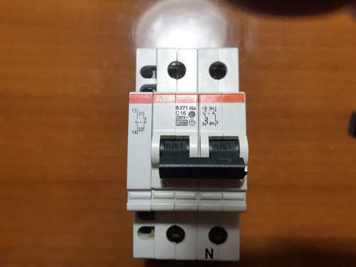 Interruttore magnetotermico