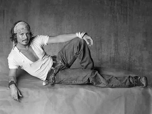 Johnny depp bandana posa sul - depp,