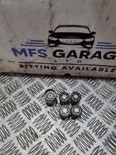 Set Di Dadi Di Bloccaggio Per