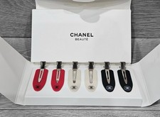 CHANEL BEAUTE Fermagli per