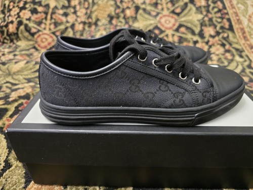 Gucci monogrammed logo