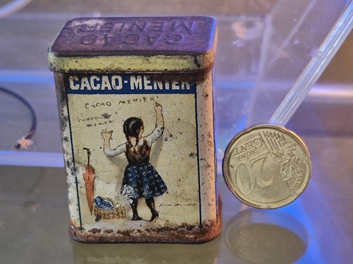 Ancienne petite boite - , tôle