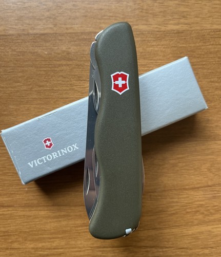Victorinox hunter miltary - hunter,