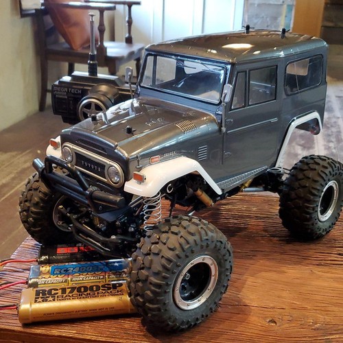 Tamiya land cruiser rc - cr-01,