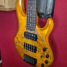 Basso elettrico Sterling by Music Man StingRay RAY35HH PB AM ❘ Ambra ❘ SHOWROOM