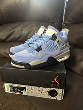 Air Jordan 4 UNC University